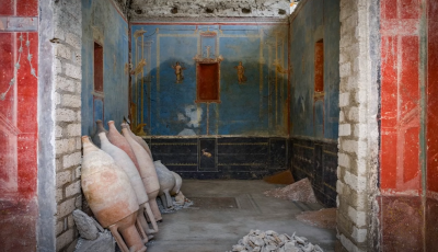 Pompeii Reveals Rare Blue Sanctuary Rich in Roman Rituals and Artifacts