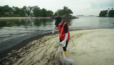 Singapore's Sentosa Beaches Suffer as Oil Spill Spreads Rapidly