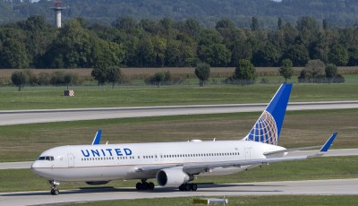 United Airlines Faces Safety Review After Wheel Drops During Takeoff